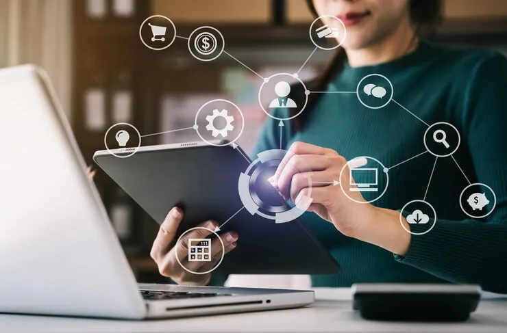 5 Benefits of Using WhatsApp with Your CRM System